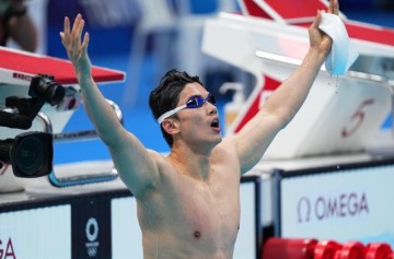 200混破亚洲纪录逆袭封王 中国男子游泳有汪顺！