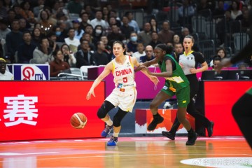 北美世界杯-在场赢14分！中国女篮30岁王牌再立功：联手李月汝韩旭定军心|王思雨|张曼曼|宫鲁鸣|马里女篮|杨舒予_新浪新闻