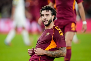 北美世界杯-记者：埃尔莫索本周一参加罗马全队合练，苏莱开始回训练场训练